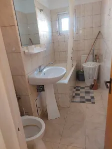 Apartament 2 camere Racadau-intrare,garaj,etaj 2,128500 Euro - foto 4