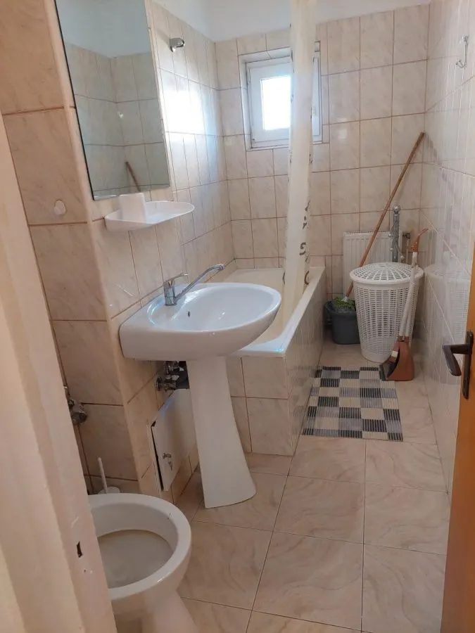 Apartament 2 camere Racadau-intrare,garaj,etaj 2,128500 Euro - foto 4