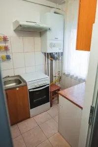 Garsoniera Tractorul,etajul 2,mobilata,58500 Euro neg - foto 5