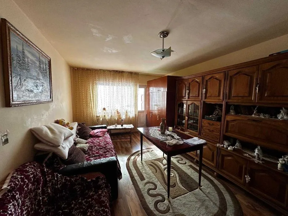 Apartament 3 camere parter Tractorul-Cerna,122500 Euro - foto 1