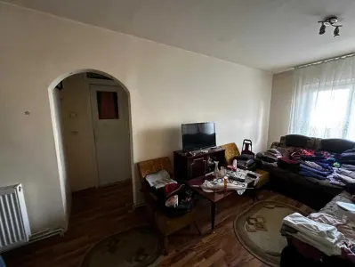 Apartament 3 camere parter Tractorul-Cerna,122500 Euro - foto 3