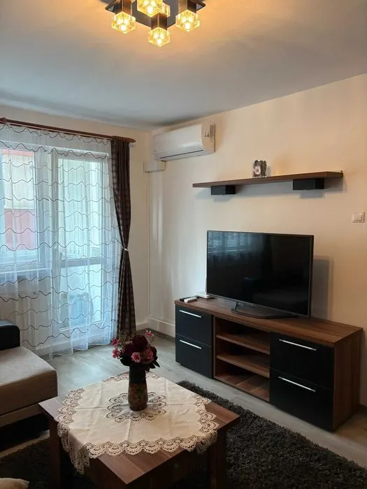 Apartament 2 camere, etaj 1 ,renovat,mobilat,110000 Euro - foto 2