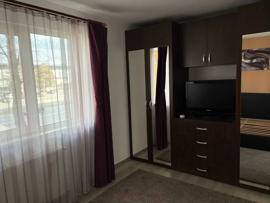 Apartament 2 camere, etaj 1 ,renovat,mobilat,110000 Euro - foto 7
