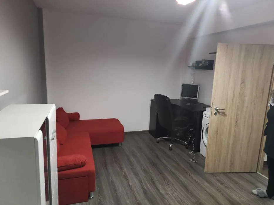 Apartament 2 camere zona Tractorul-Coresi,mobilat,parcare,127500 Euro - foto 2