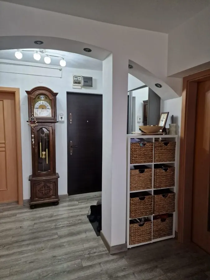 Apartament 2 camere Astra decomandat ,renovat,119900 Euro - foto 3