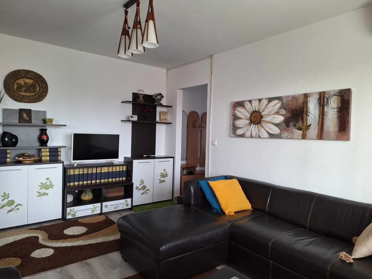 Apartament cu 2 camere Astra,renovat,mobilat modern,92000 Euro - foto 1