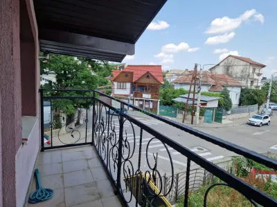 CASA DE VANZARE CRAIOVA,  5 camere ,str. T. Vladimirescu , teren - 200 mp - foto 2