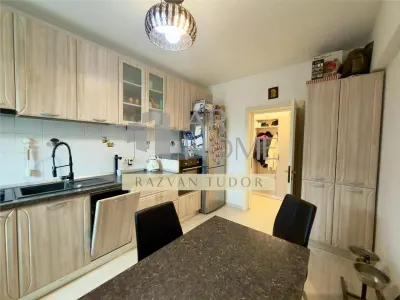 Apartament 4 camere de lux, loc de parcare , Ploiesti , zona 9mai - foto 11