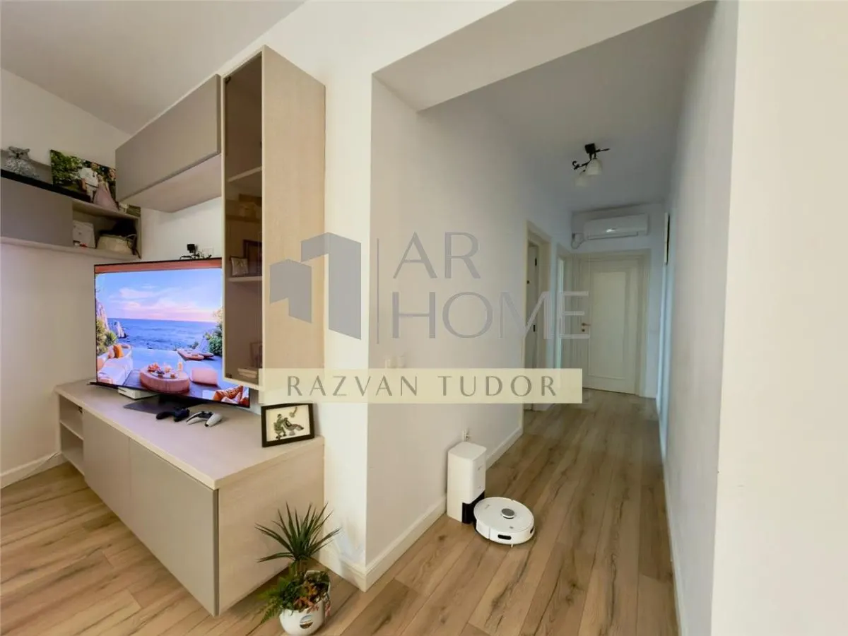 Apartament 4 camere de lux, loc de parcare , Ploiesti , zona 9mai - foto 13