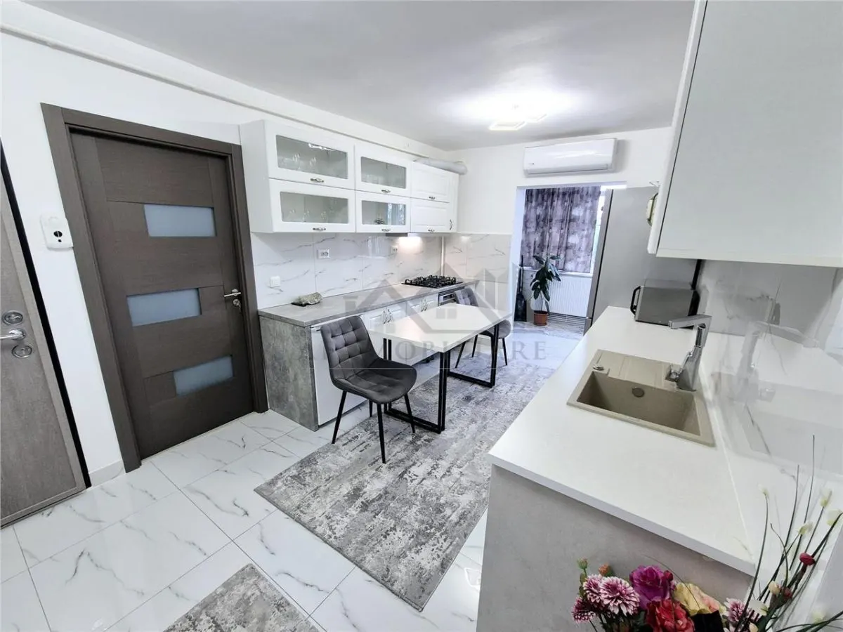 Apartament cu 3 camere de vanzare - foto 11