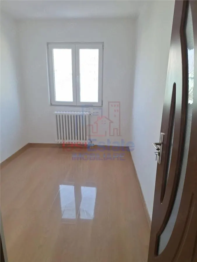 Apartament 3 camere Alexandru cel Bun - foto 1