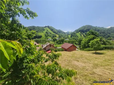 FILM!View superb catre munti,teren pretabil constructie Hotel,4.400 mp, Moieciu de Jos, Bran - foto 2