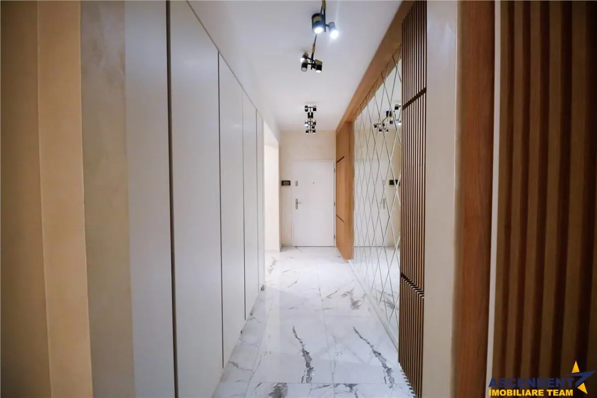 Penthouse Qualis Tractorul Brasov,terasa panoramica,3 balcoane,ales echipat - foto 15
