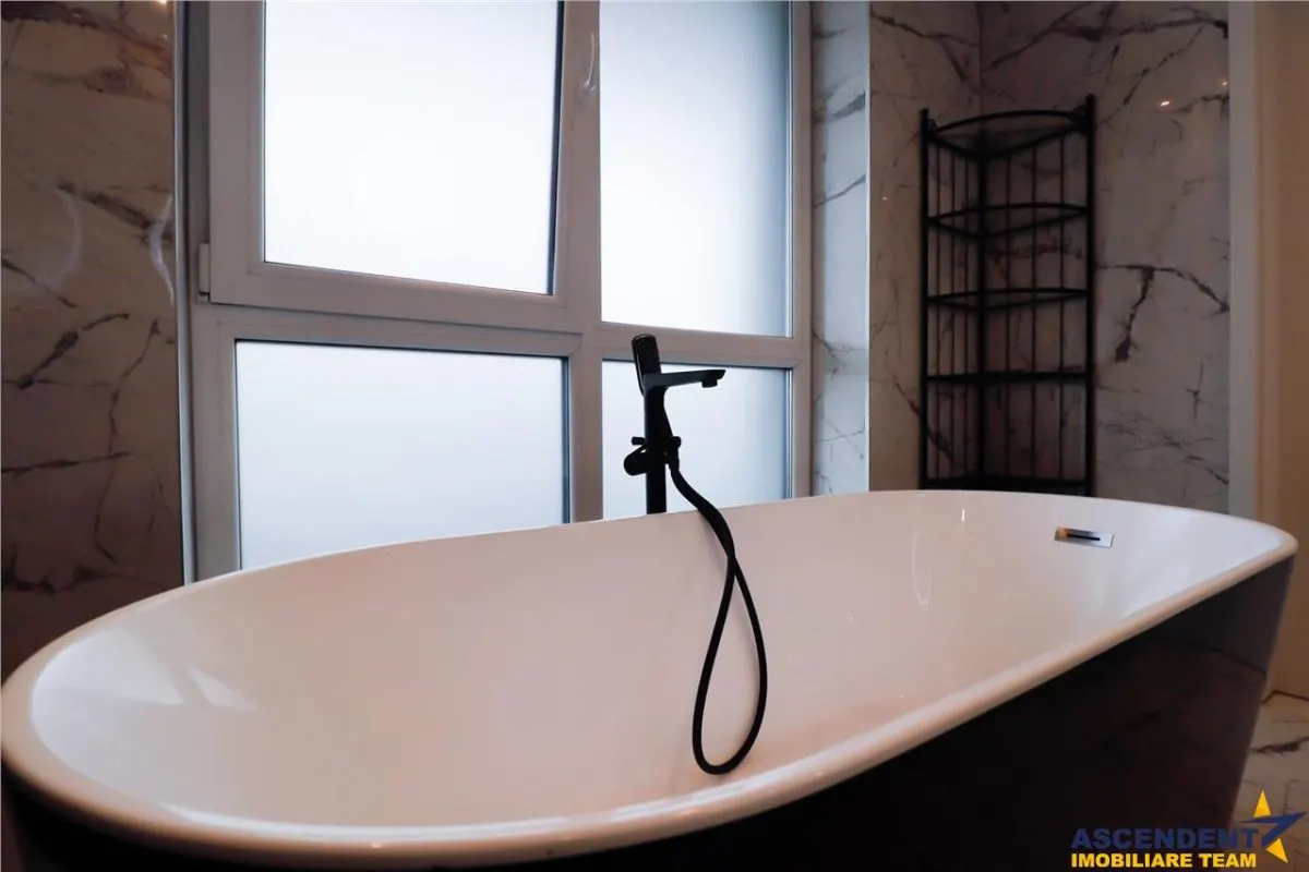 Penthouse Qualis Tractorul Brasov,terasa panoramica,3 balcoane,ales echipat - foto 16