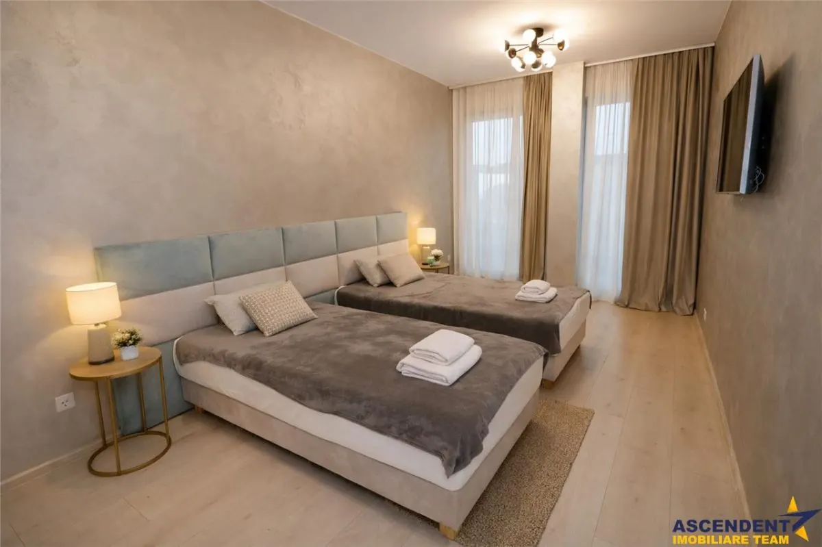 Penthouse Qualis Tractorul Brasov,terasa panoramica,3 balcoane,ales echipat - foto 4