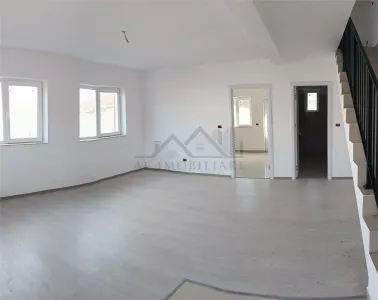Mutare imediata! LIBERA - LA CHEIE  Visani vila P+1 duplex la str. Principala - foto 1