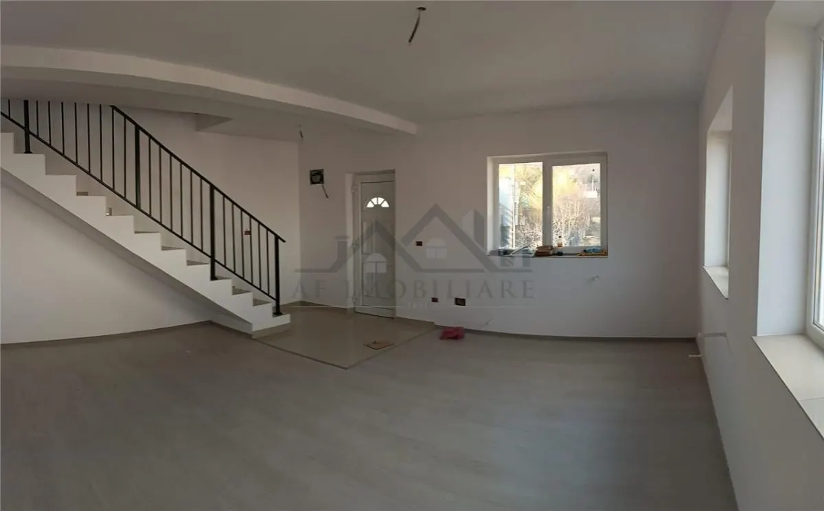 Mutare imediata! LIBERA - LA CHEIE  Visani vila P+1 duplex la str. Principala - foto 2