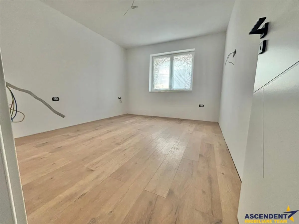 Design minimalist, rafinament maxim – Casa ta moderna in Sanpetru - foto 4