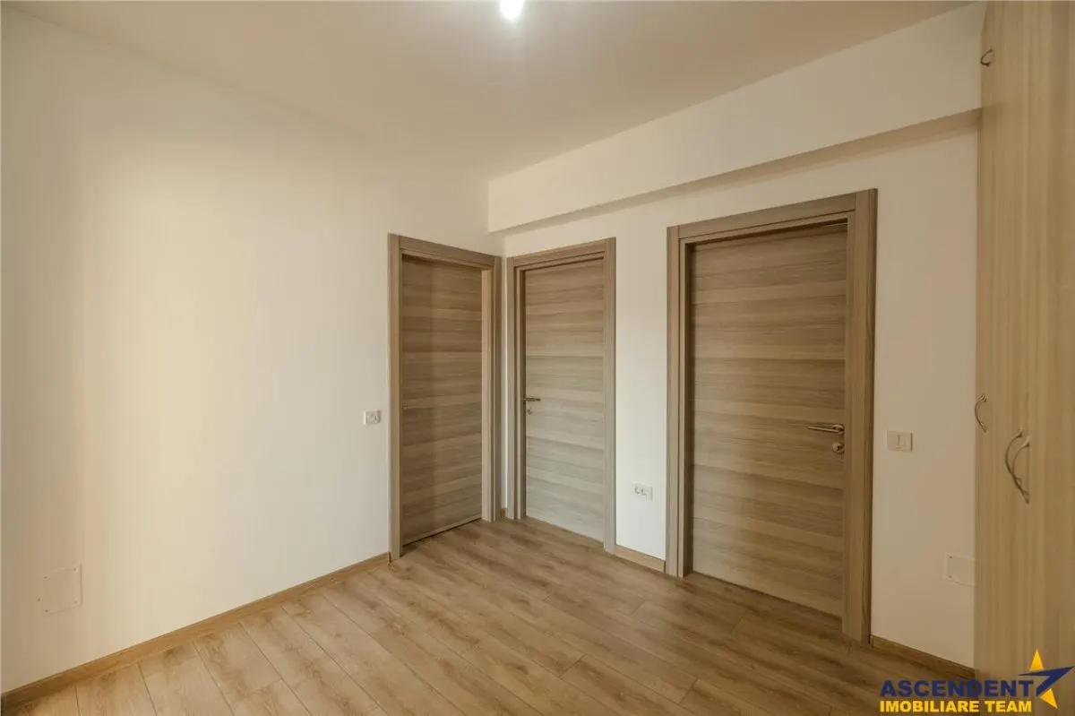 Apartament 2 camere,tip penthouse,mobilat.utilat.2 terase,100mp,Tractorul,Brasov. - foto 17