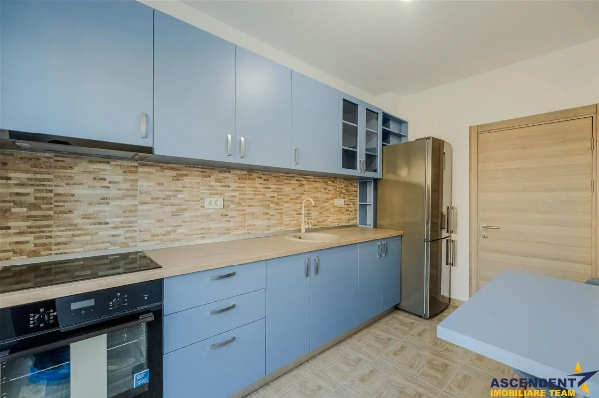 Apartament 2 camere,tip penthouse,mobilat.utilat.2 terase,100mp,Tractorul,Brasov. - foto 18