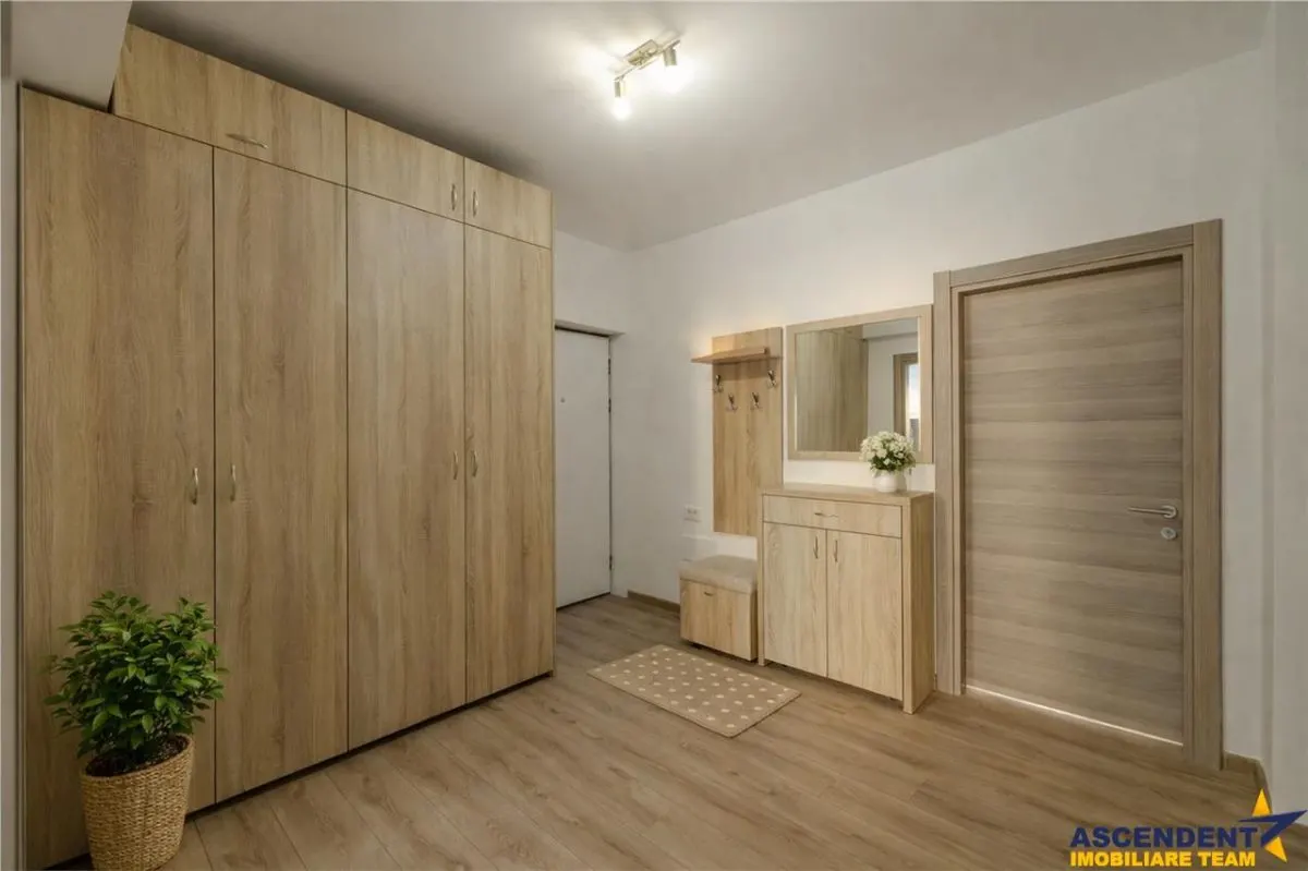 Apartament 2 camere,tip penthouse,mobilat.utilat.2 terase,100mp,Tractorul,Brasov. - foto 4
