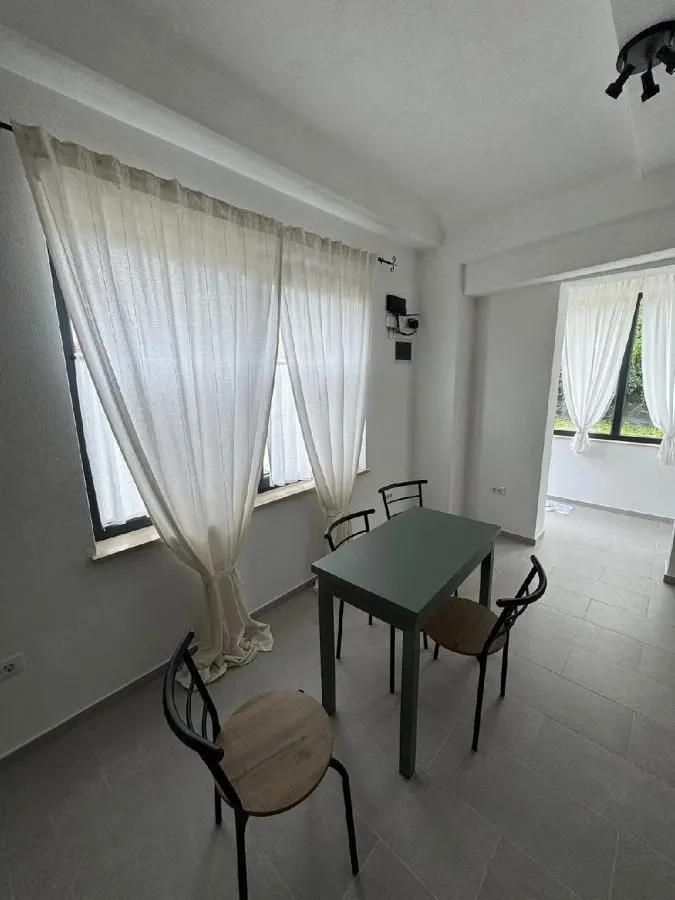Apartament 3 camere, curte privata, parcare in curte, Sanpetru - foto 1