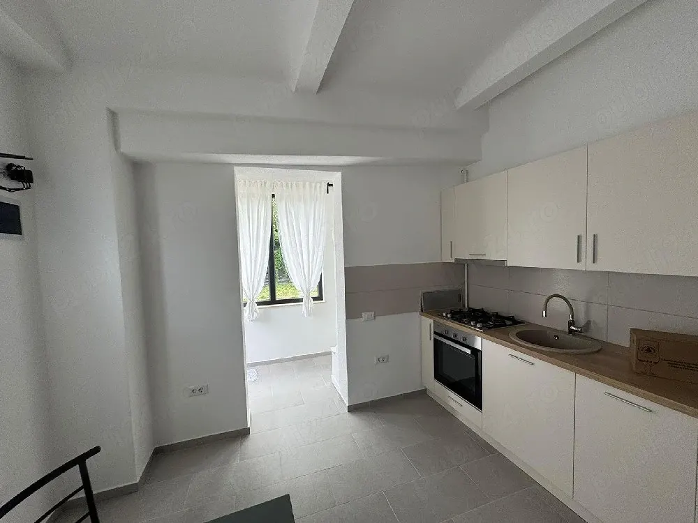 Apartament 3 camere, curte privata, parcare in curte, Sanpetru - foto 3