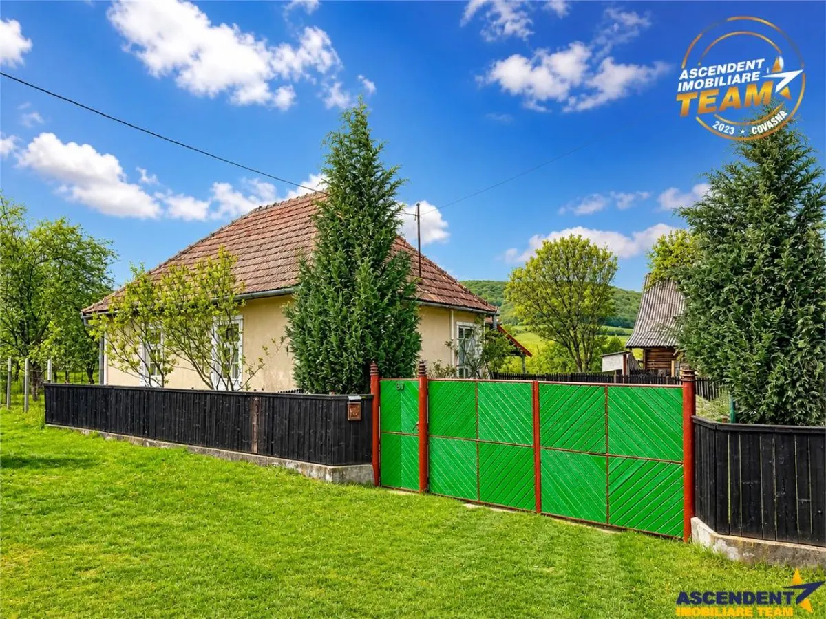 Casa cu farmec rustic + teren privat de 3.315 mp, Borosneul Mic, Covasna - foto 1