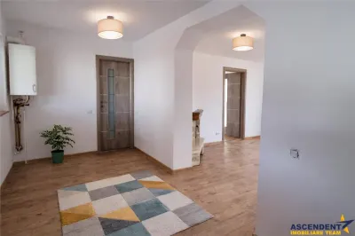 Cocheta casa renovata+vila spatioasa, domeniu de 1.500mp,Sanpetru,Brasov - foto 4