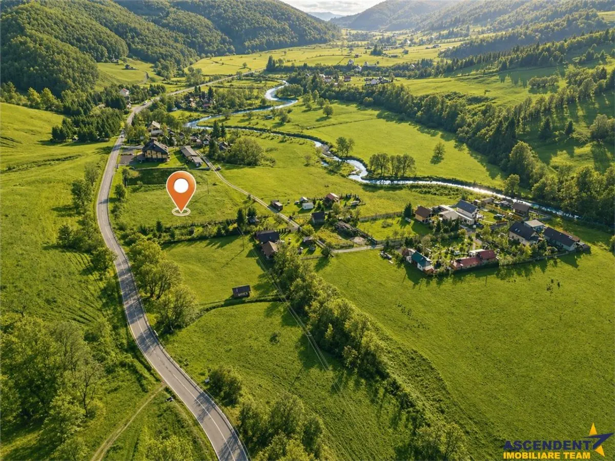 Teren cu potential, 3.100 mp, remarcabila incadrare, langa drumul principal, Catrusa, Covasna - foto 1