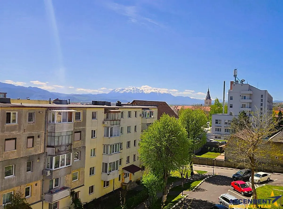 Apartament 2 camere, zona centrala Codlea, mobilat, balcon inchis - foto 3