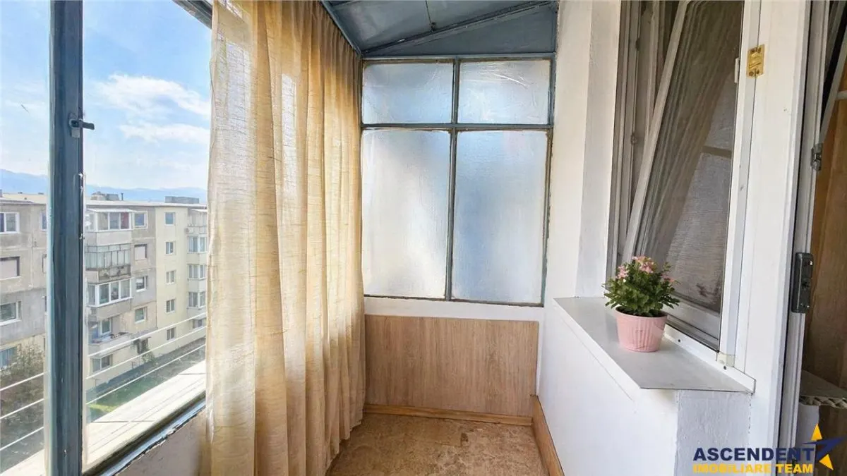 Apartament 2 camere, zona centrala Codlea, mobilat, balcon inchis - foto 5