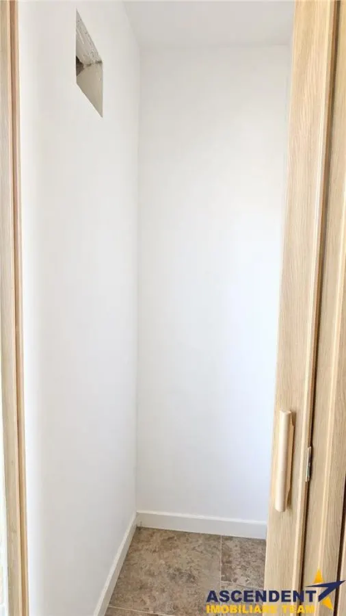 Apartament 2 camere, zona centrala Codlea, mobilat, balcon inchis - foto 6