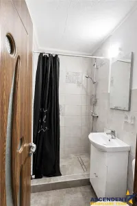Apartament 2 camere, zona centrala Codlea, mobilat, balcon inchis - foto 9