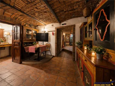 Resort cu perspectiva remarcabila in Centrul Istoric, Piata Unirii, Brasov - foto 4