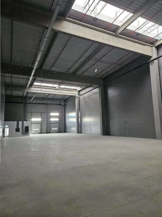 Spatiu Industrial - 900 mp - Productie - Depozitare - foto 1