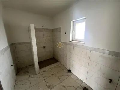 Casa cu 3 camere, renovata integral | Teren 5.000 mp | Borlesti - foto 17