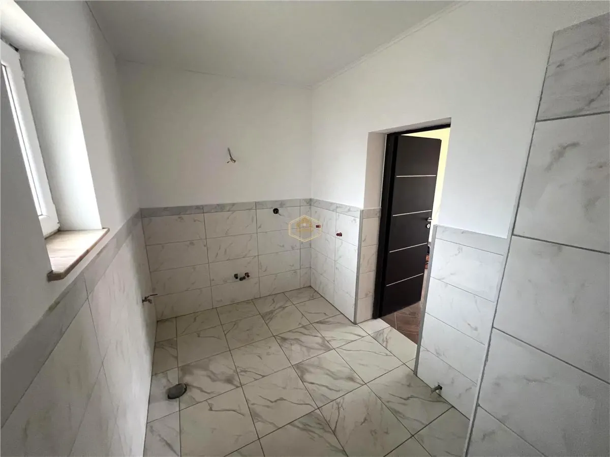 Casa cu 3 camere, renovata integral | Teren 5.000 mp | Borlesti - foto 18