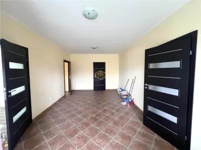 Casa cu 3 camere, renovata integral | Teren 5.000 mp | Borlesti - foto 9