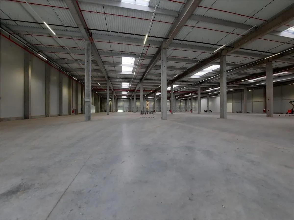 Spatiu Industrial - 2100 mp - Logistica - Productie - Depozitare - Distributie - foto 3