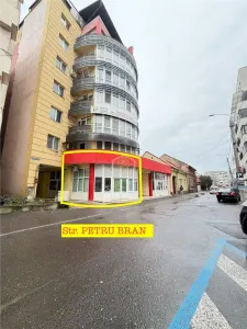 Spatiu ultracentral - 33 mp | Vitrina stradala - Satu Mare