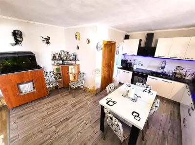 VIDEO | Vila, domeniu privat la Padurea Noroieni | Curte, foisor, jacuzzi - foto 13