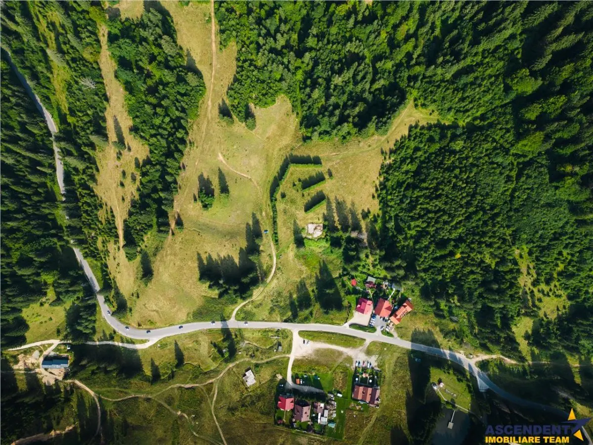 Film! Teren cu destinatie turistica si agrement, Poiana Brasov - Rasnov - foto 1
