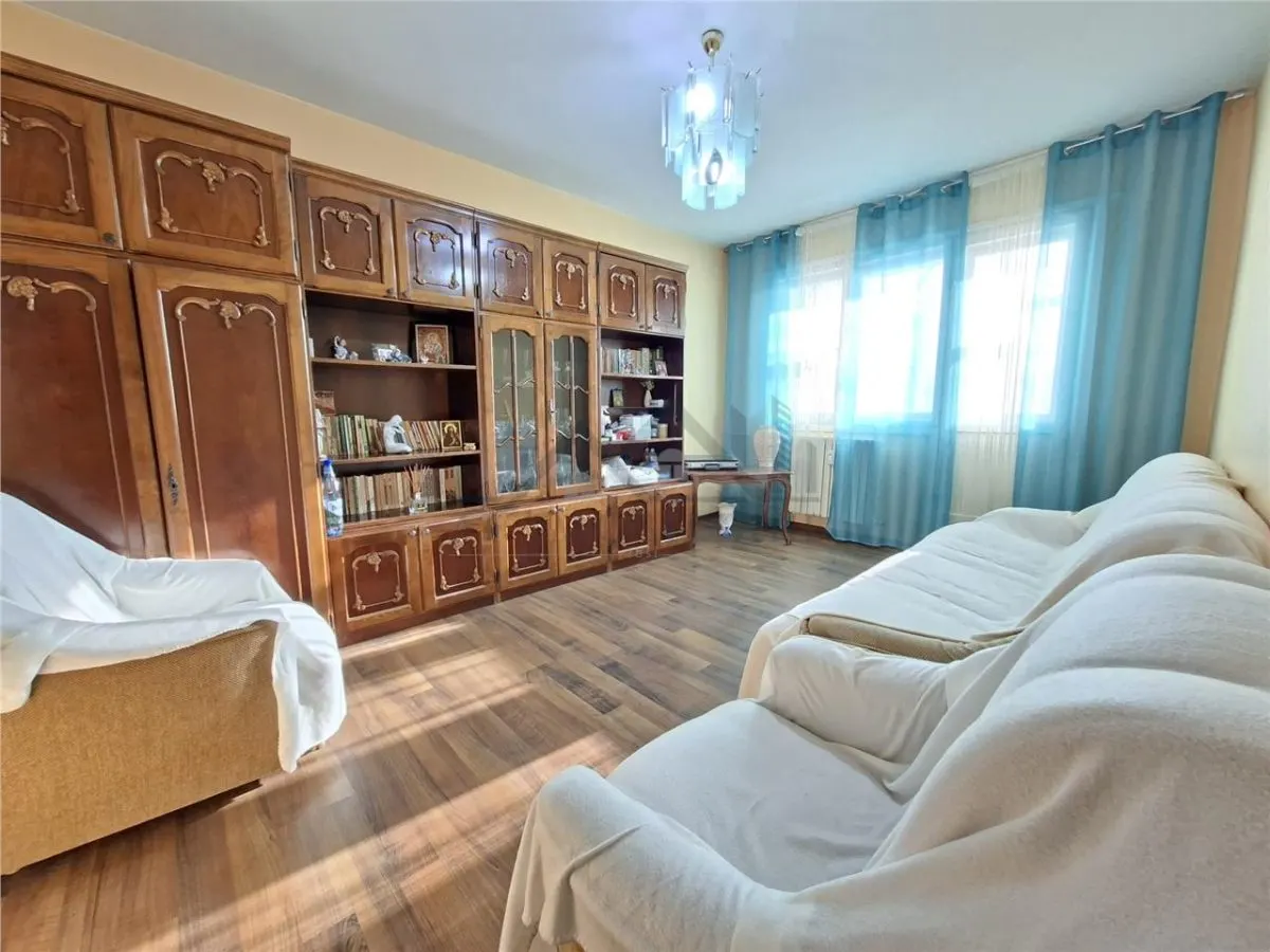 Apartament 3 camere podu ros - foto 4