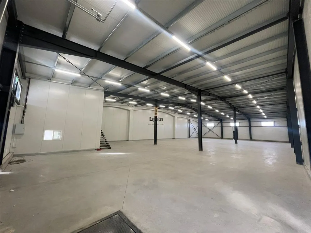 Spatiu Industrial - 700 mp - Productie - Depozitare - Distributie - foto 3