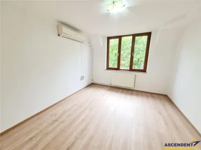 Vila impetuoasa pe 700mp teren:Spatiu versatil pentru locuinta/afacere Premium - foto 11