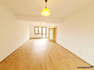 Vila impetuoasa pe 700mp teren:Spatiu versatil pentru locuinta/afacere Premium - foto 9