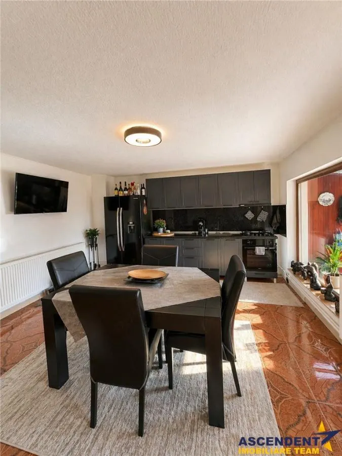 Casa individuala, P+1, renovata, mobilata, Sanpetru, Brasov - foto 2
