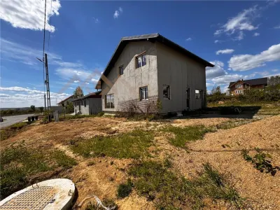 Casa noua cu etaj, in cartier nou Tautii Magheraus - Tautii-Magheraus