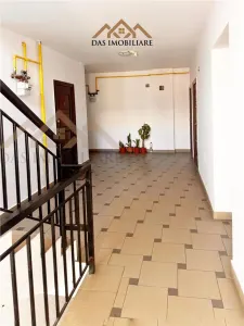 Apartament 2 camere, etaj 4 din 5, bloc cu lift - foto 12